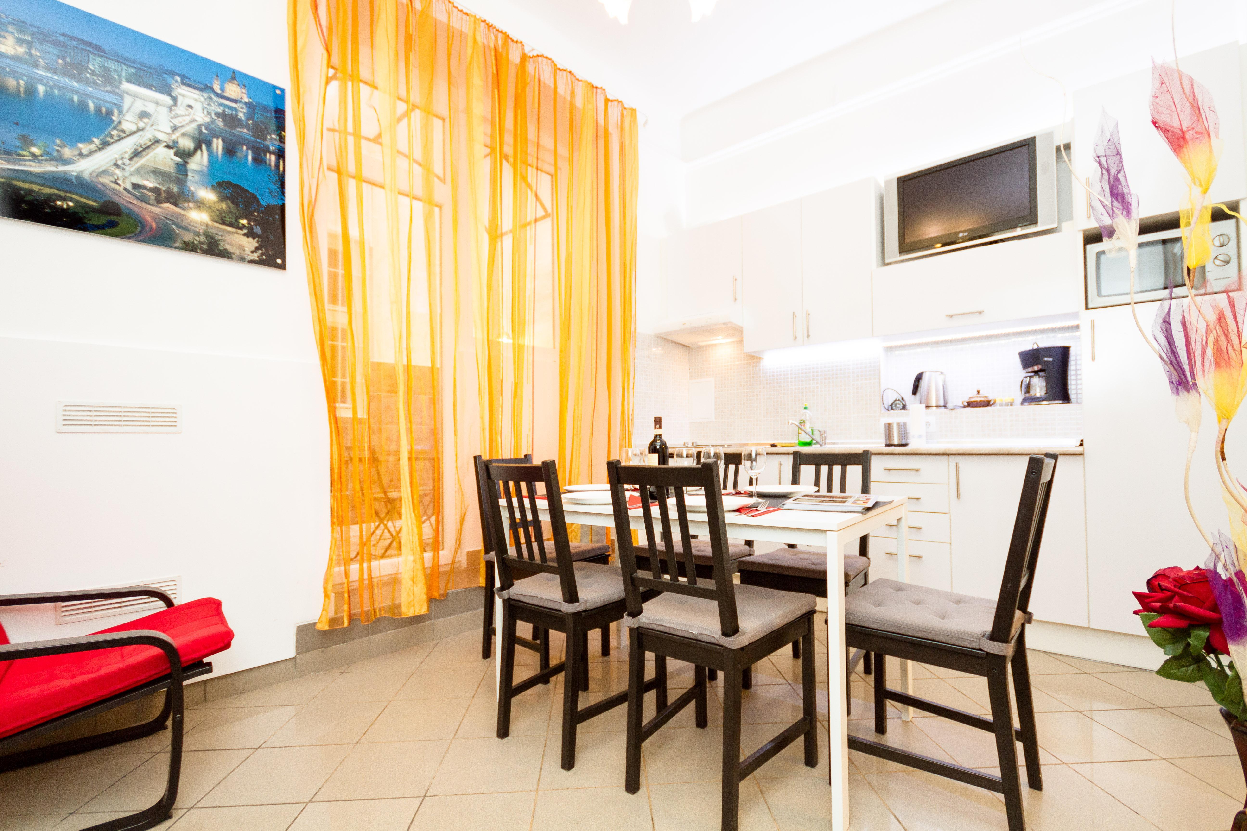 Like Home Opera Apartments