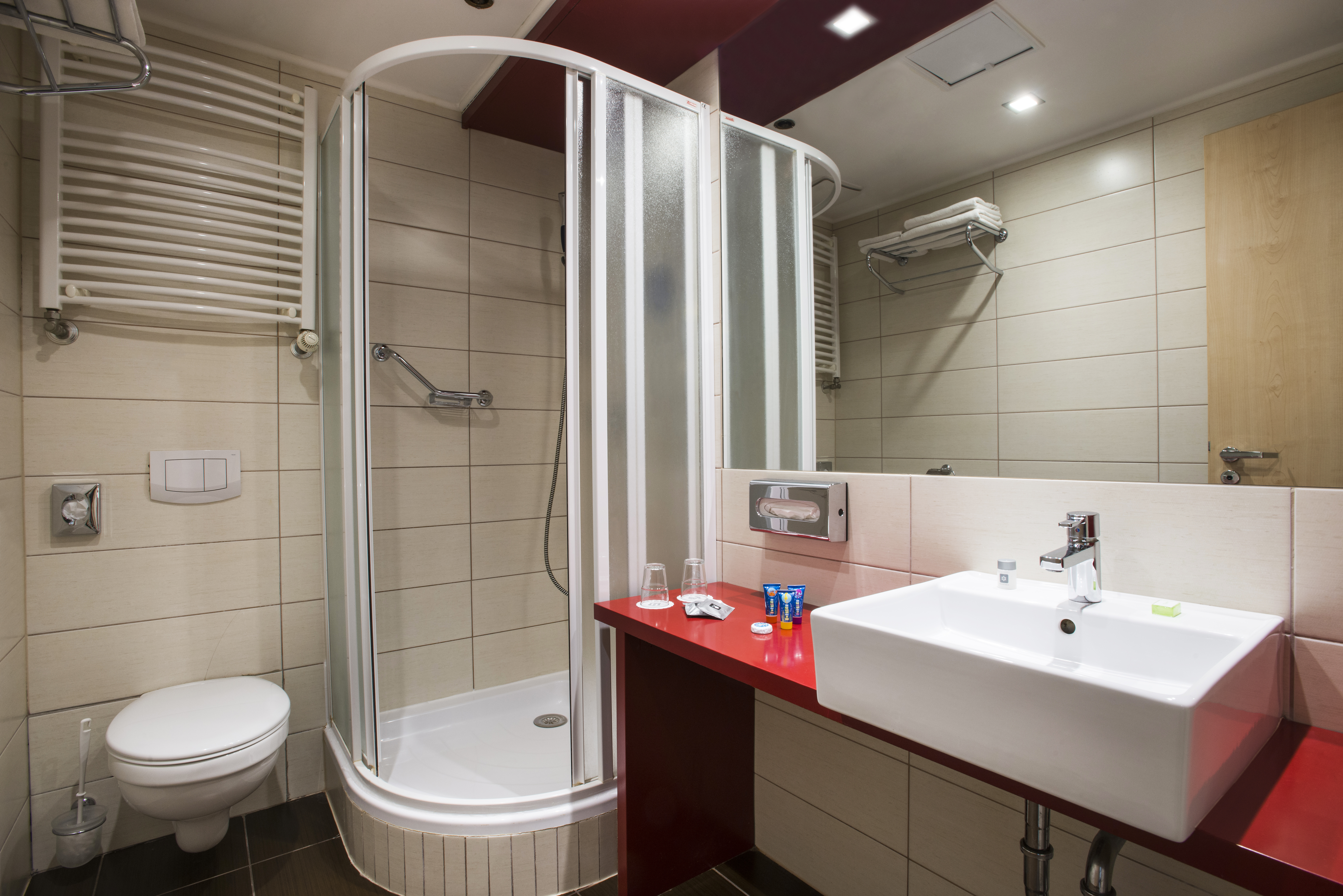 Promenade City Hotel