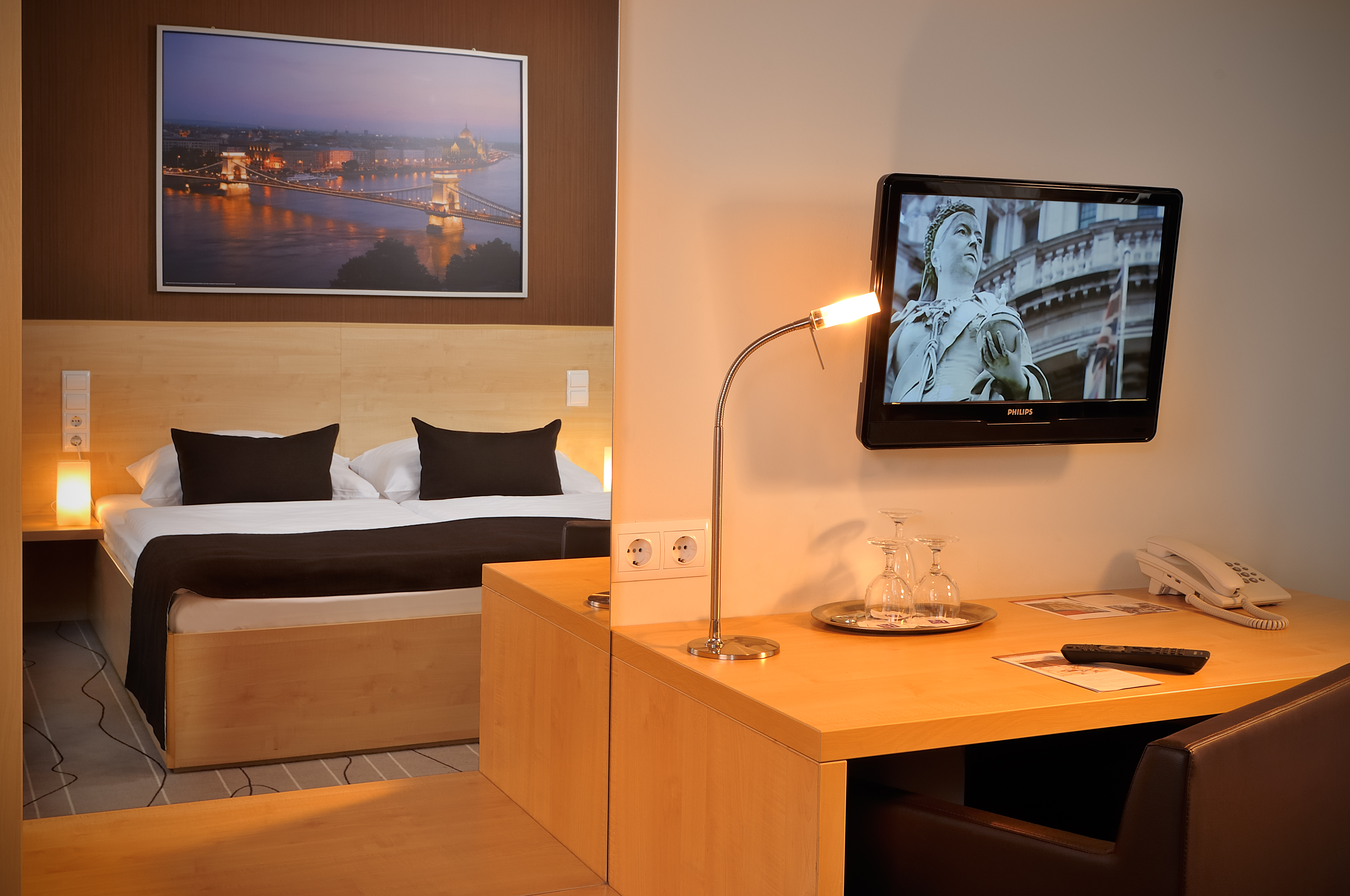 Promenade City Hotel