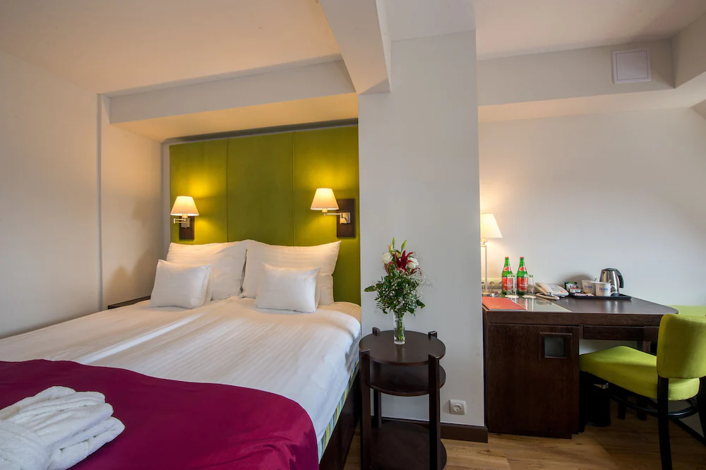 The Three Corners Hotel Art