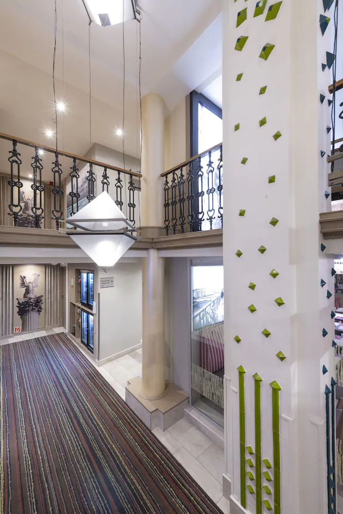 The Three Corners Hotel Art