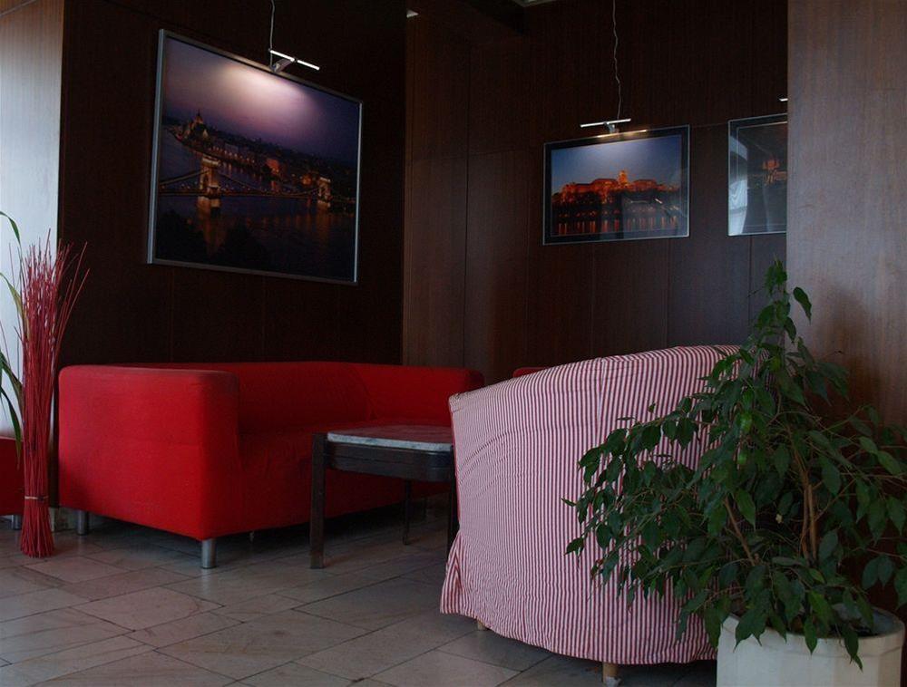 Victor Apartment Hotel