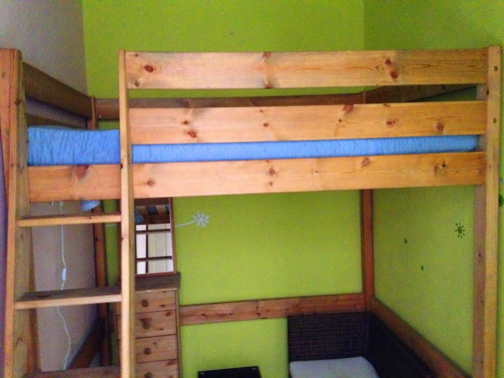 Yolo Hostel