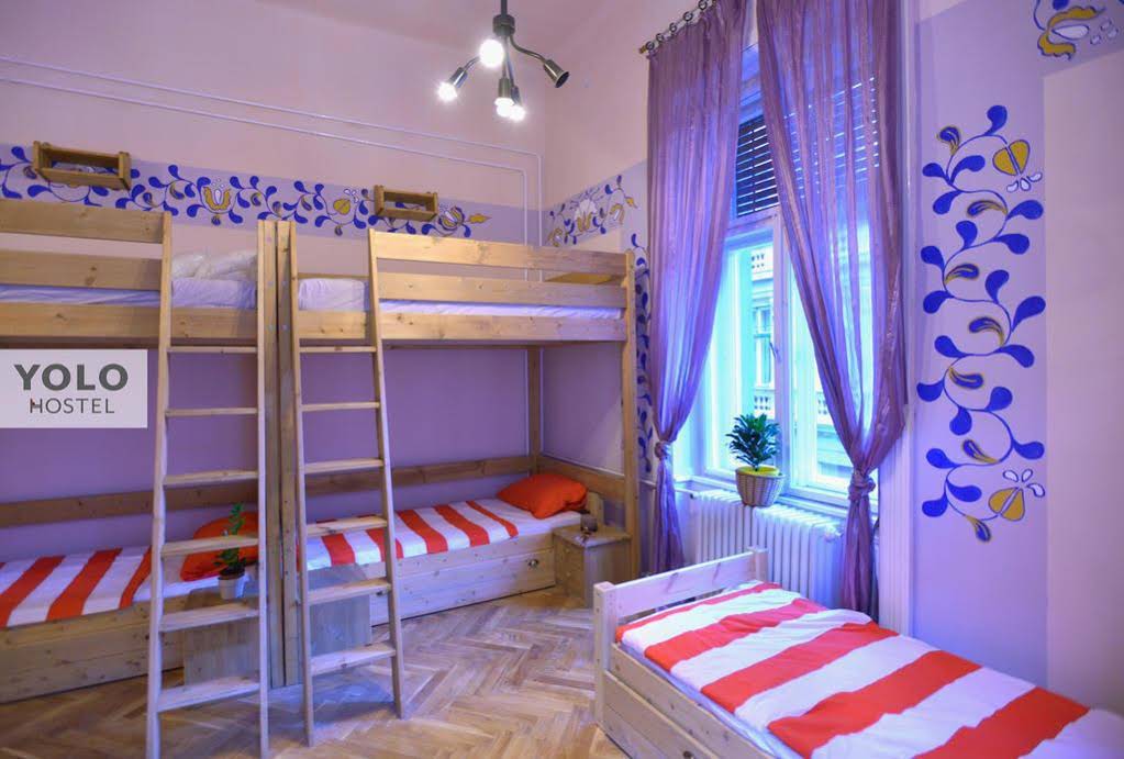 Yolo Hostel