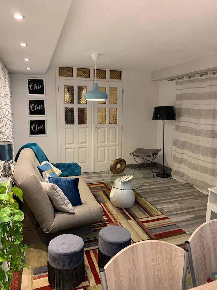 Airport16 B&B