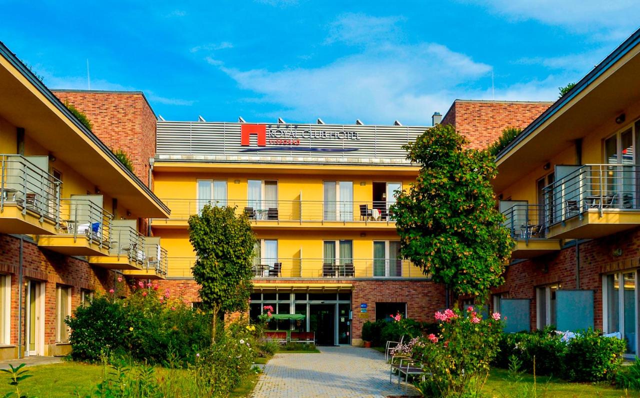 Royal Club Hotel