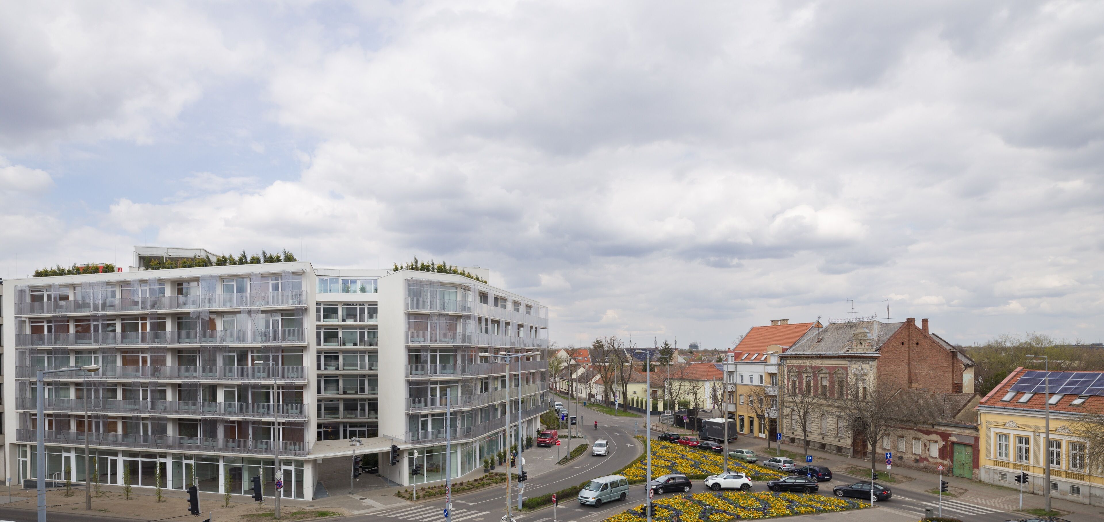 Párizs Garden Apartments