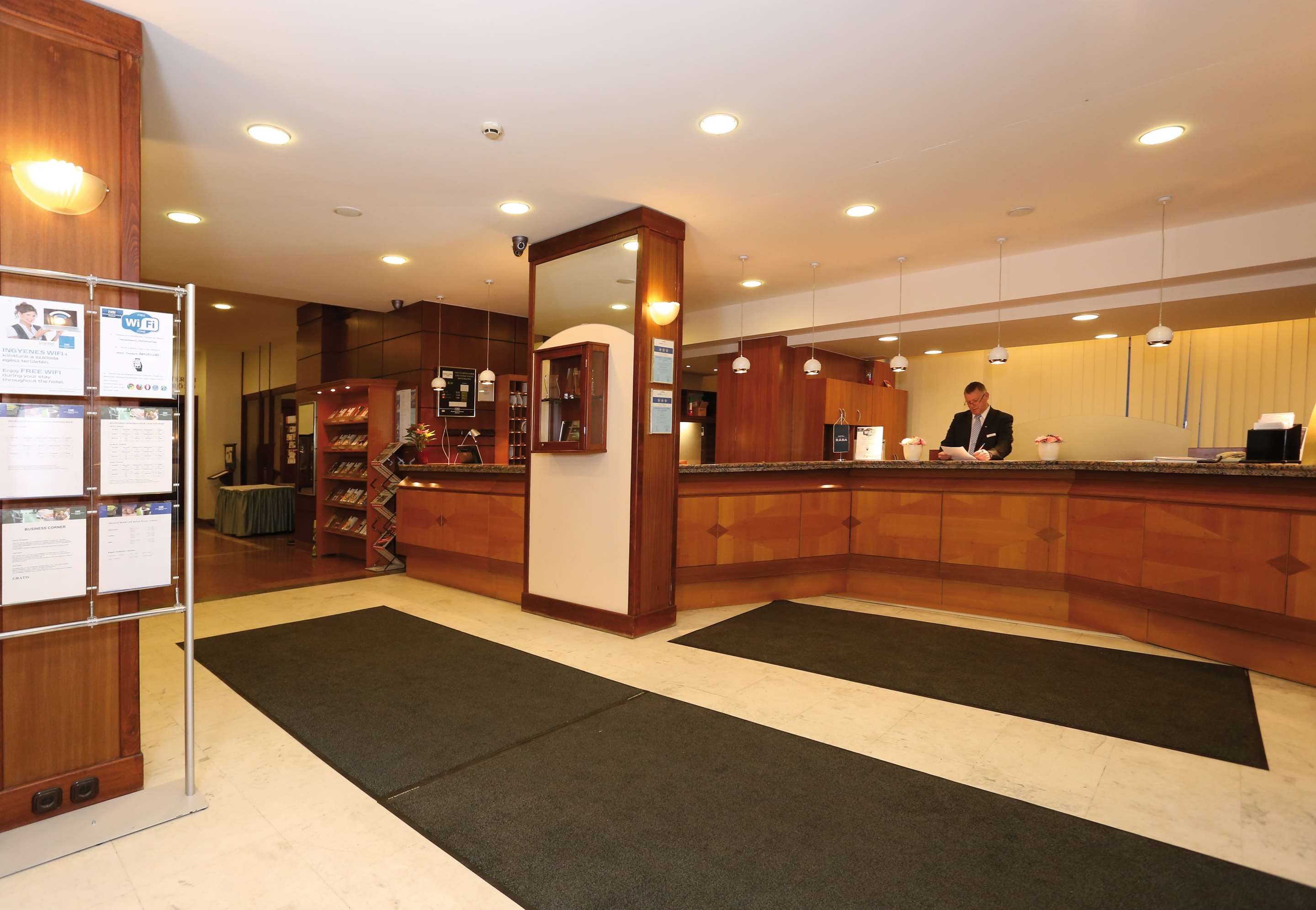 Hotel Rába City Center
