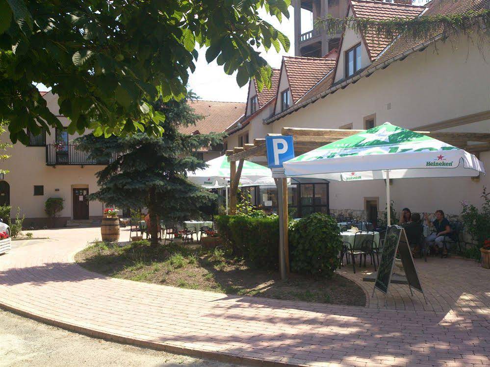 Revesz Etterem Hotel Es Rosa Spa
