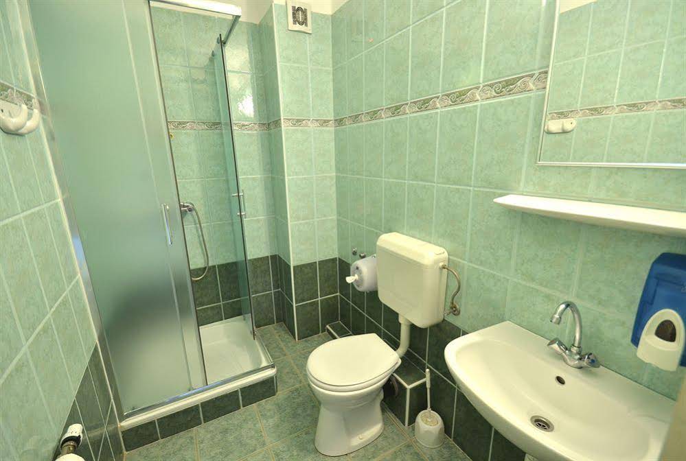 Revesz Etterem Hotel Es Rosa Spa