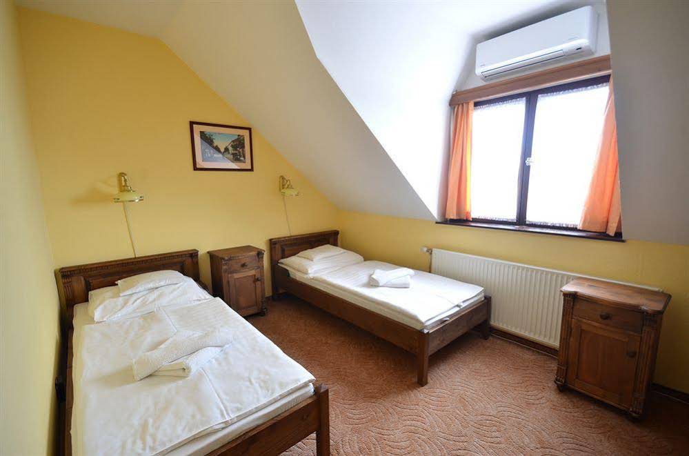 Revesz Etterem Hotel Es Rosa Spa
