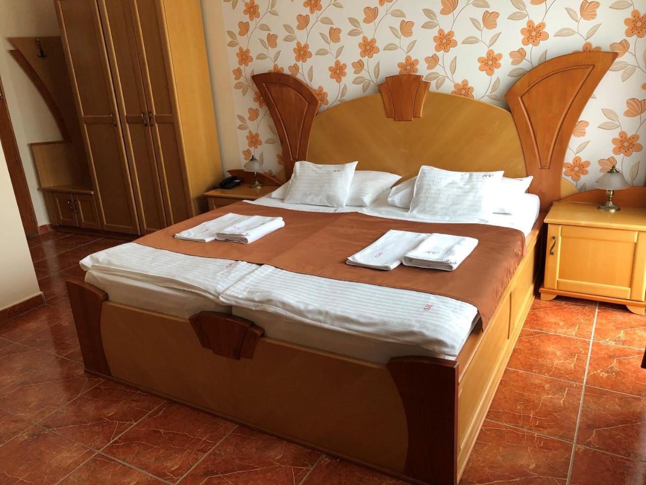 Hét Vezér Apartmanhotel