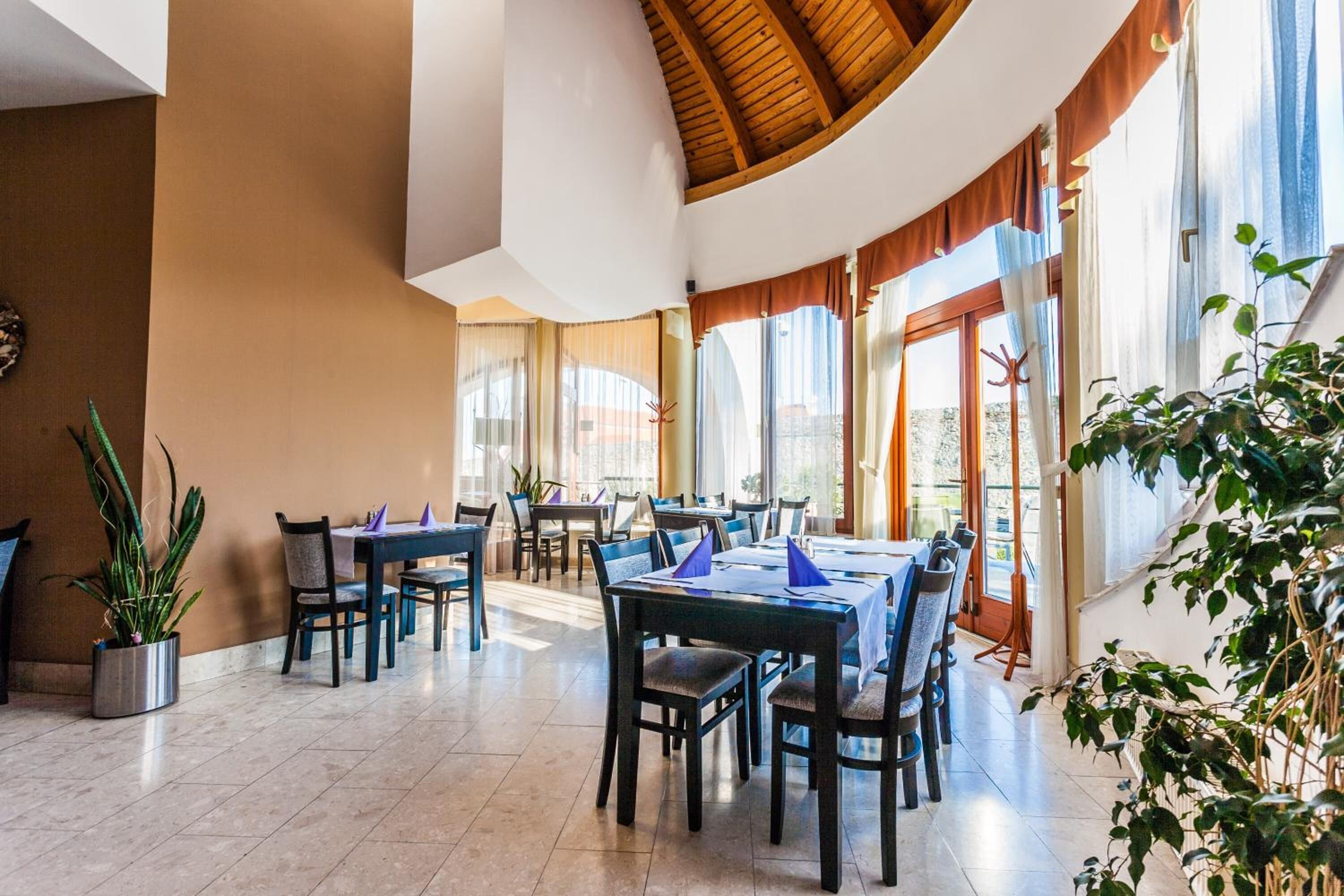 Sándor Hotel