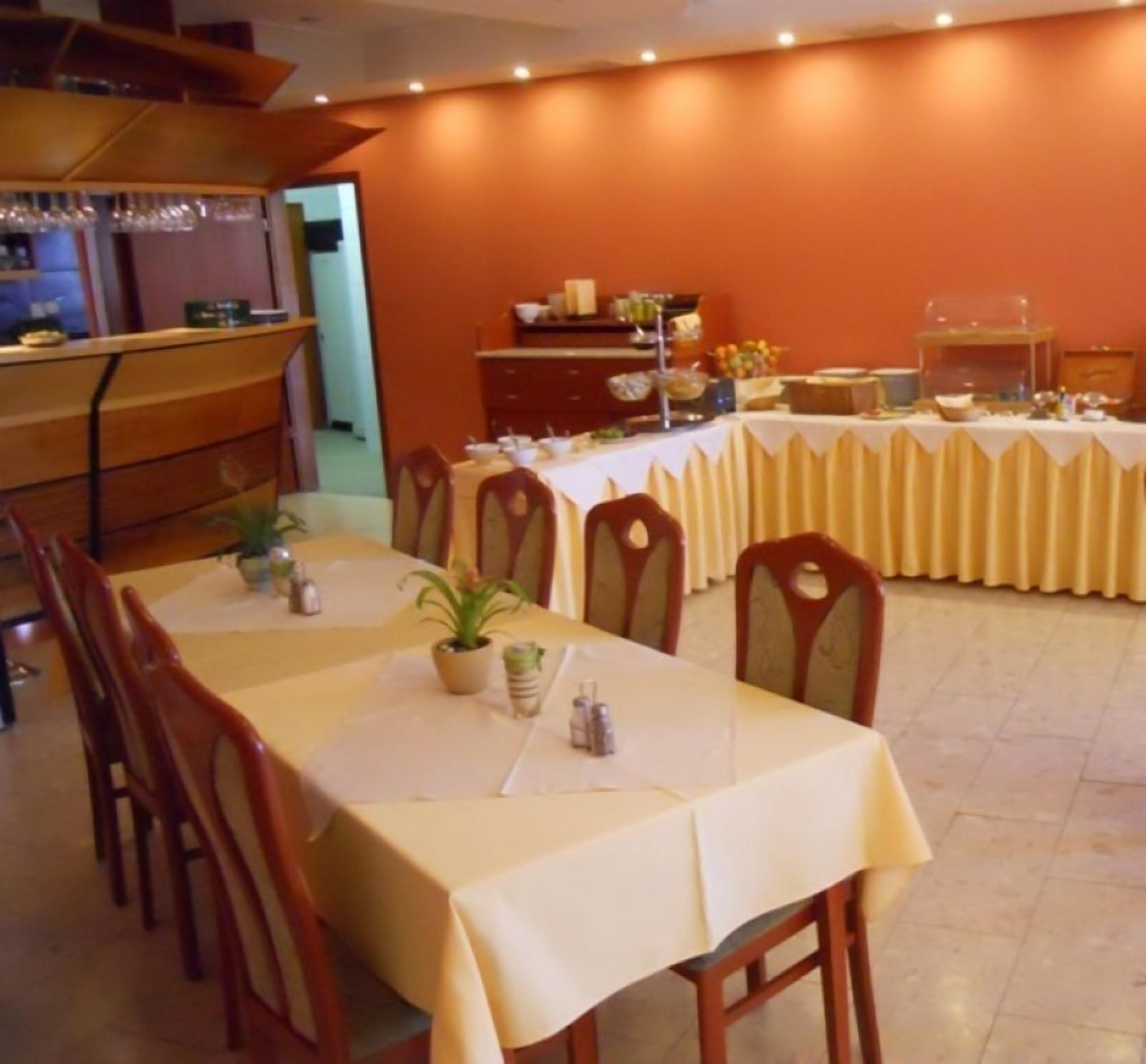 Sándor Hotel