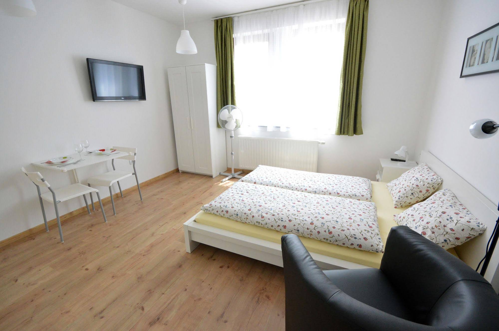 Toldi Apartments Pecs