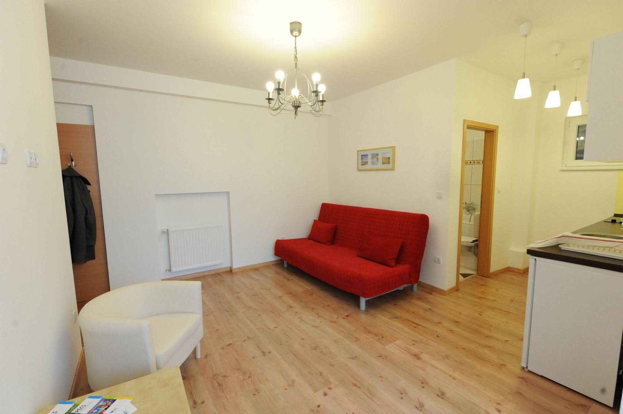 Toldi Apartments Pecs