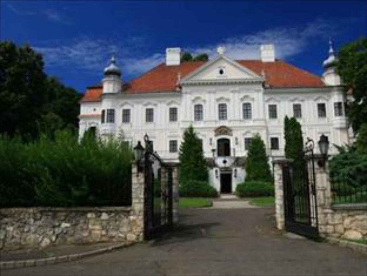 Teleki-Degenfeld Kastelyszallo