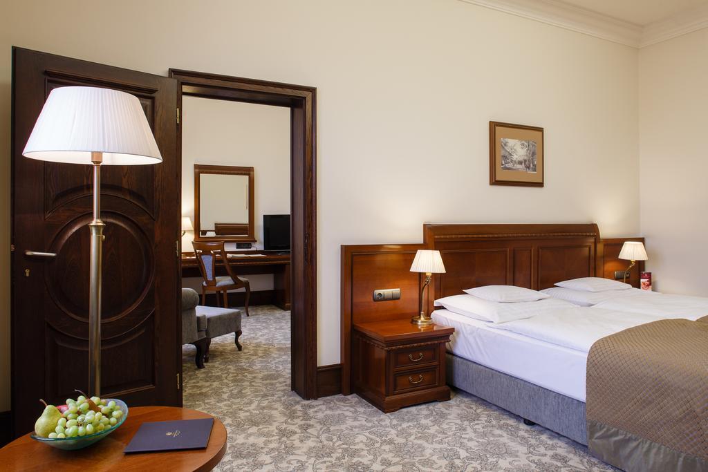 Andrassy Rezidencia Hotel Wine