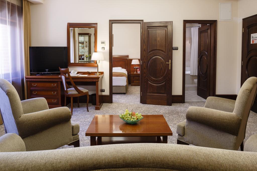 Andrassy Rezidencia Hotel Wine