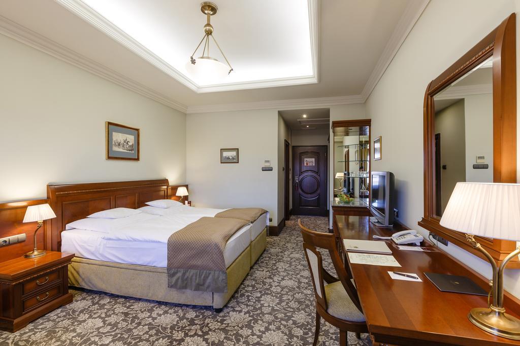 Andrassy Rezidencia Hotel Wine