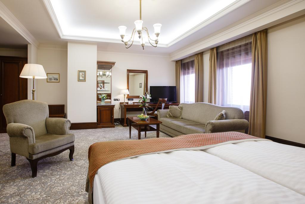 Andrassy Rezidencia Hotel Wine