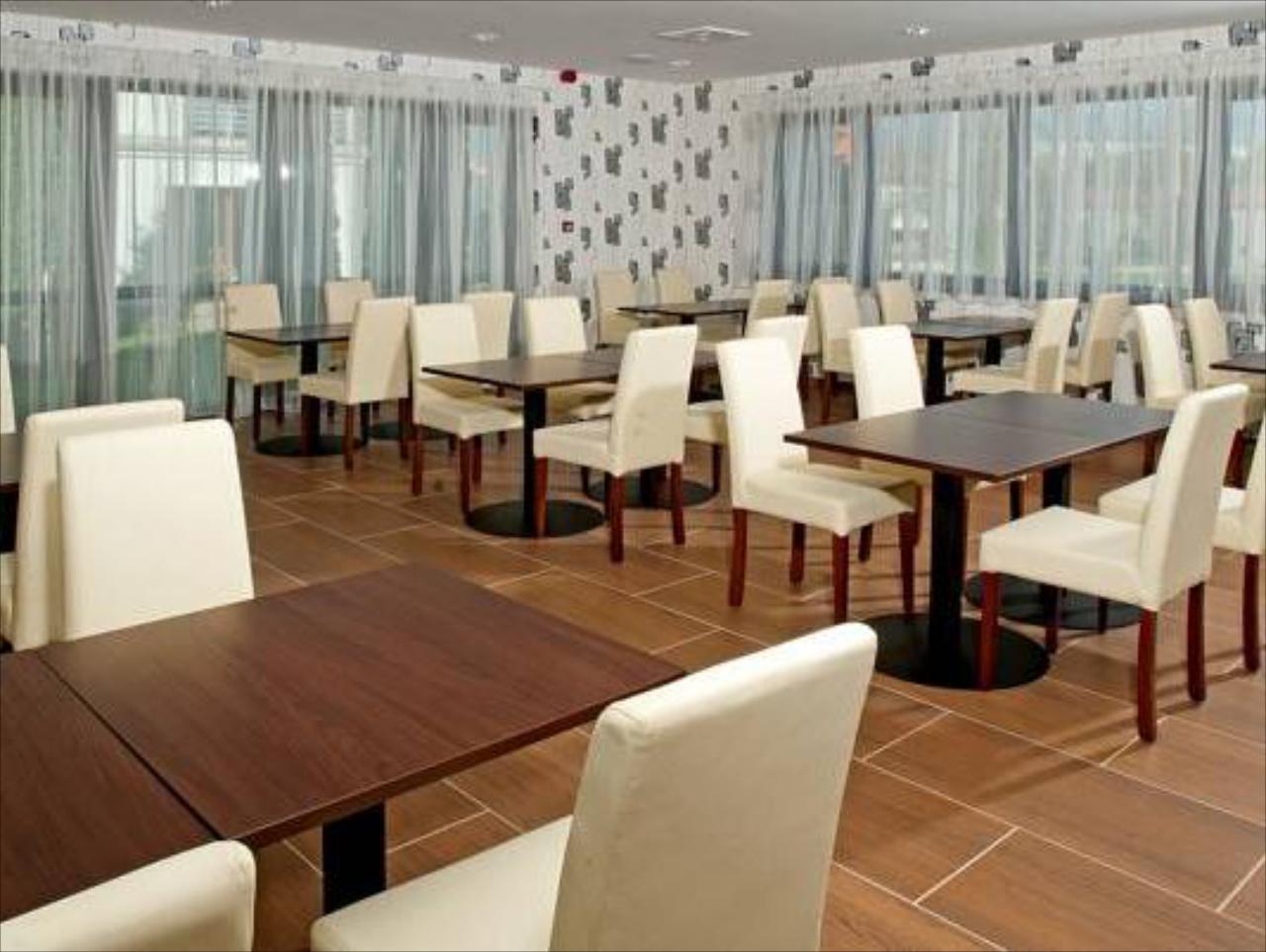 Ezusthid Hotel