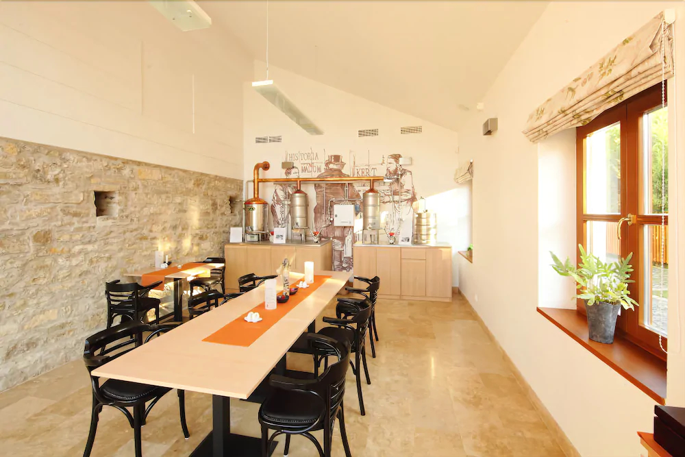 Malomkert Boutique