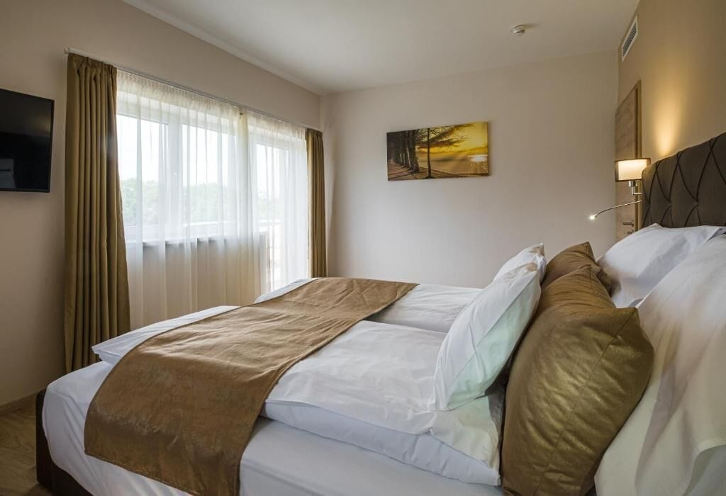 Kistucsok Etterem Food & Room