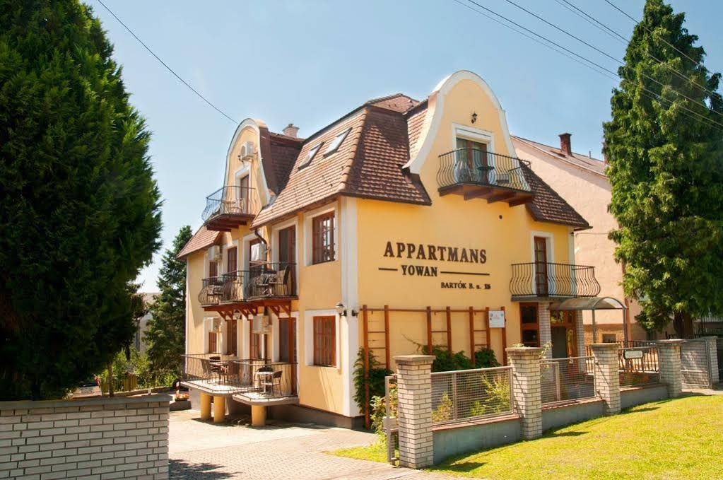 Yowan Apartments