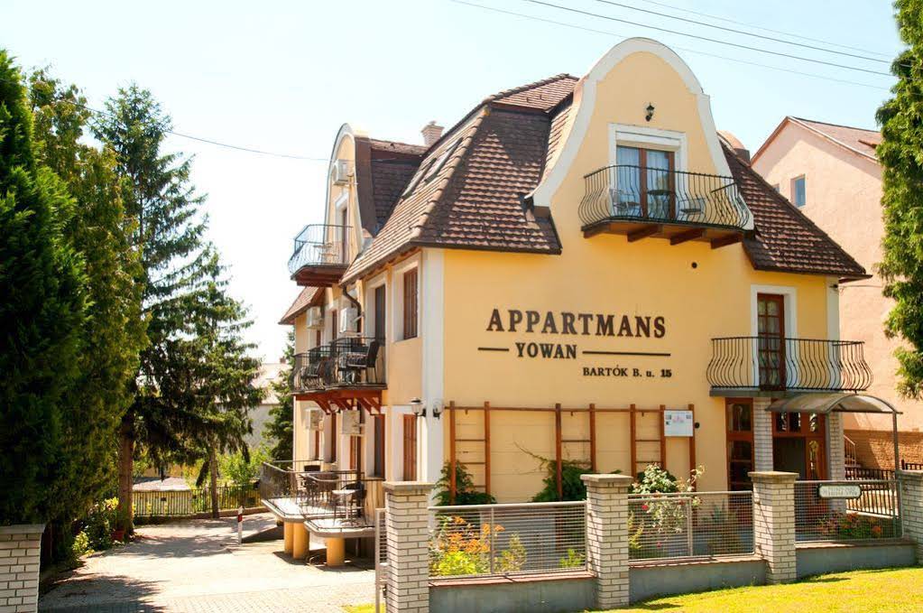 Yowan Apartments