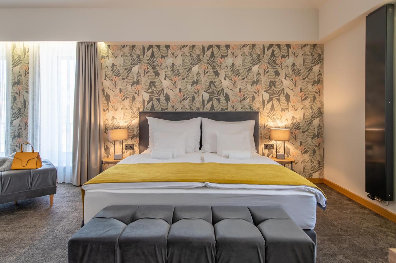 Hotel Botrytis