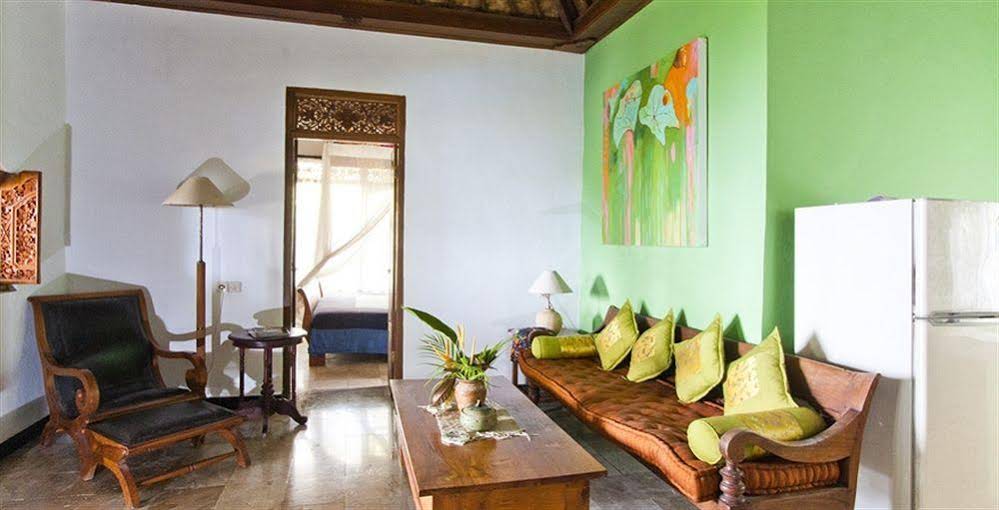 Apa Kabar Villas