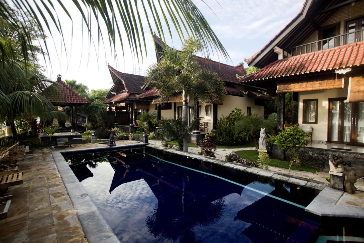 Tradisi Beach Front Villas