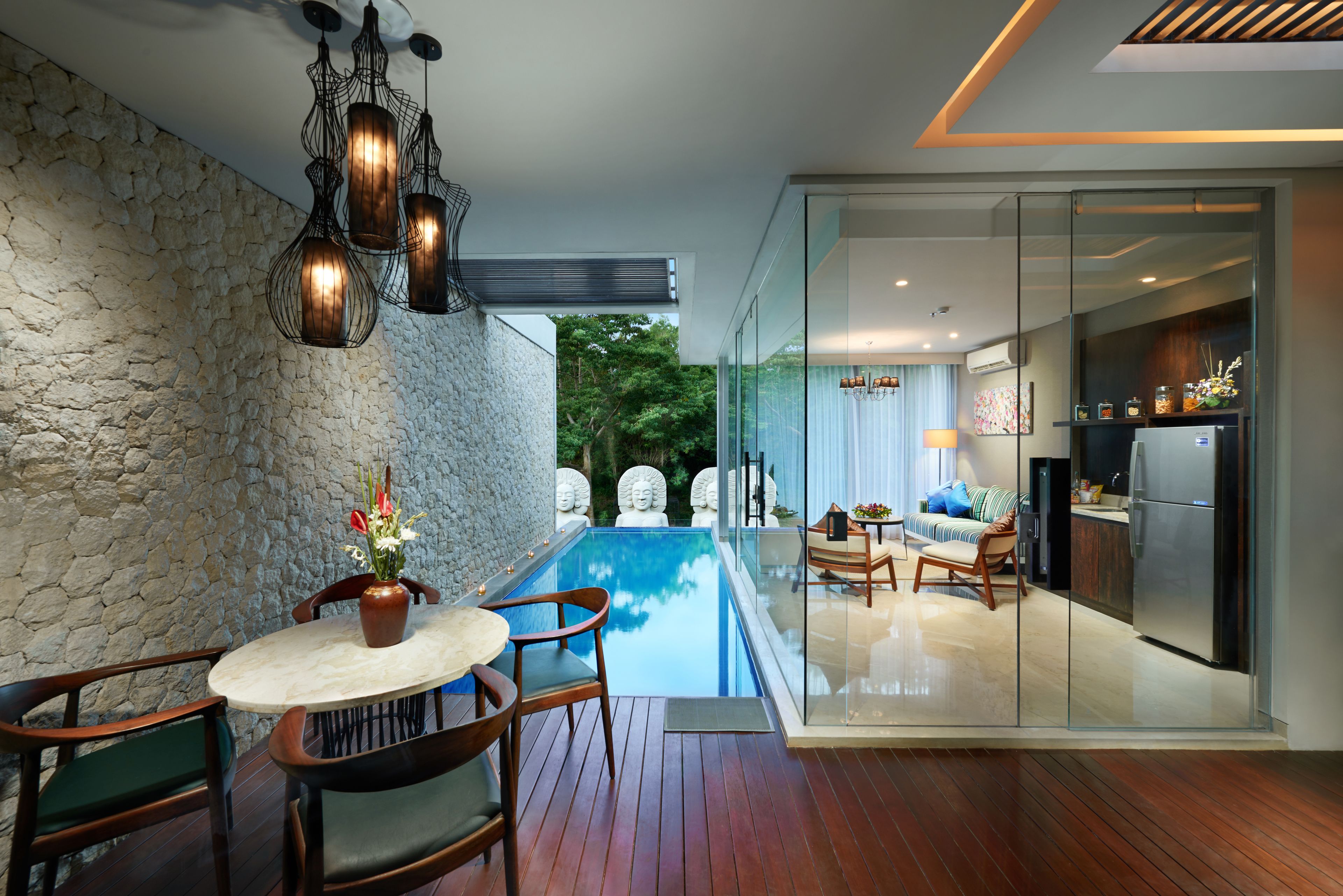 The Sterling Hotel & Villa's
