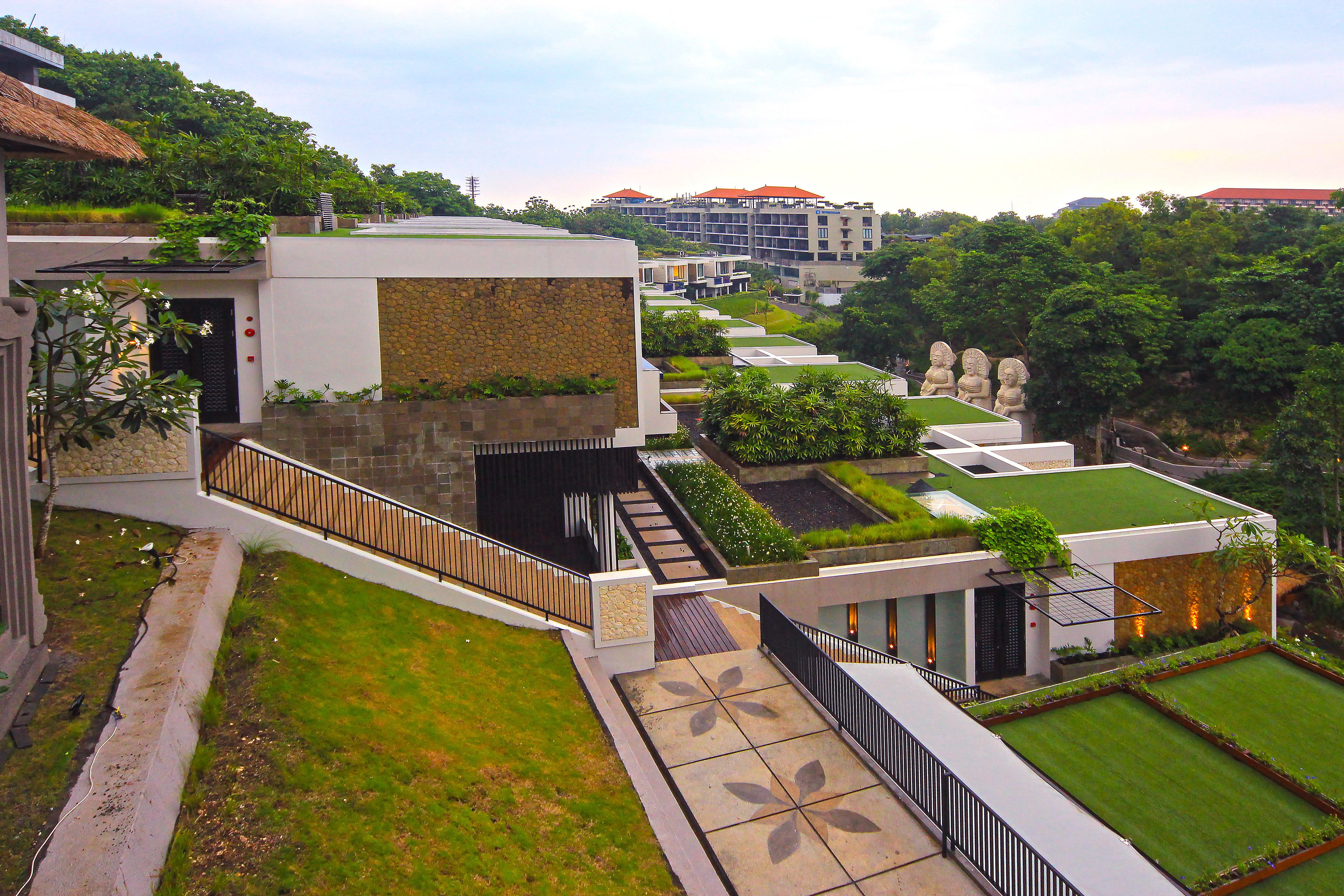 The Sterling Hotel & Villa's