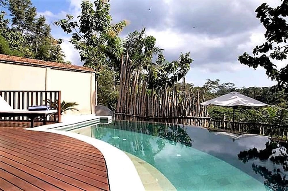 The Grand Bakas Villa