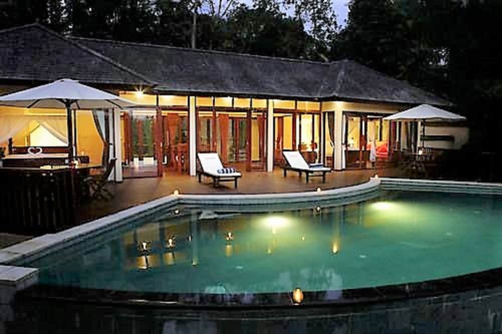 The Grand Bakas Villa