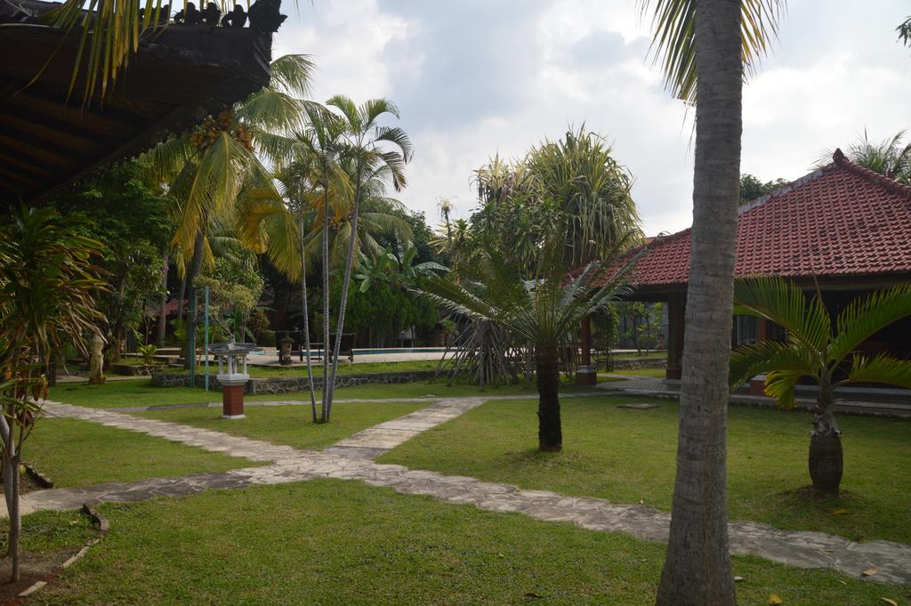 Bagus Beach Resort