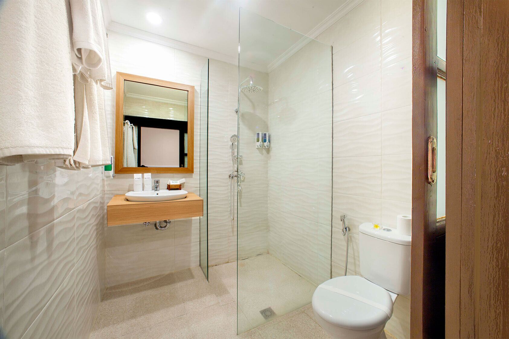 Bali Taman Lovina Resort & Spa Suites
