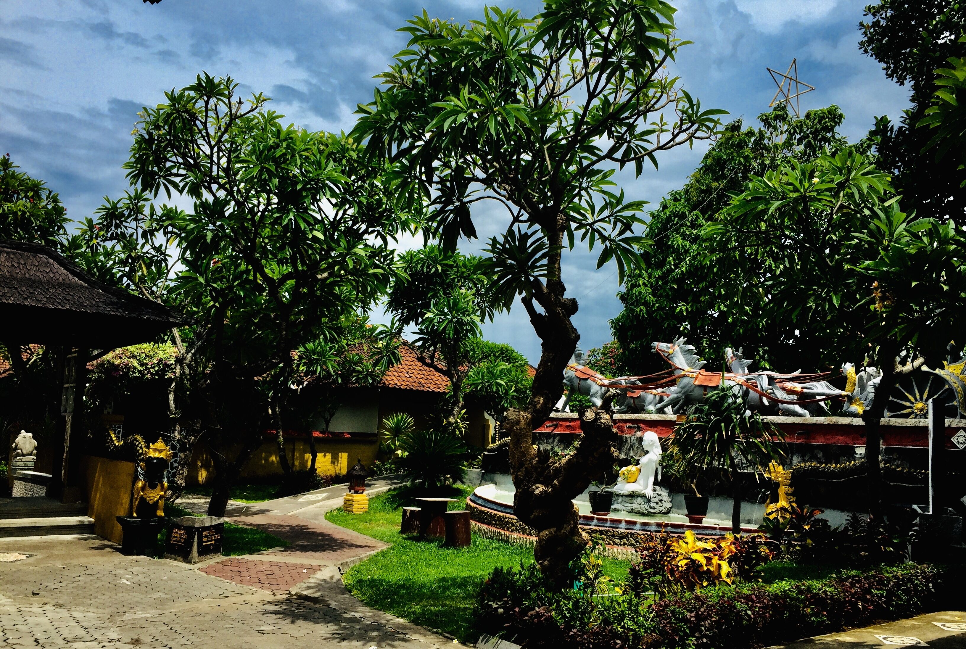Bali Taman Lovina Resort & Spa Suites