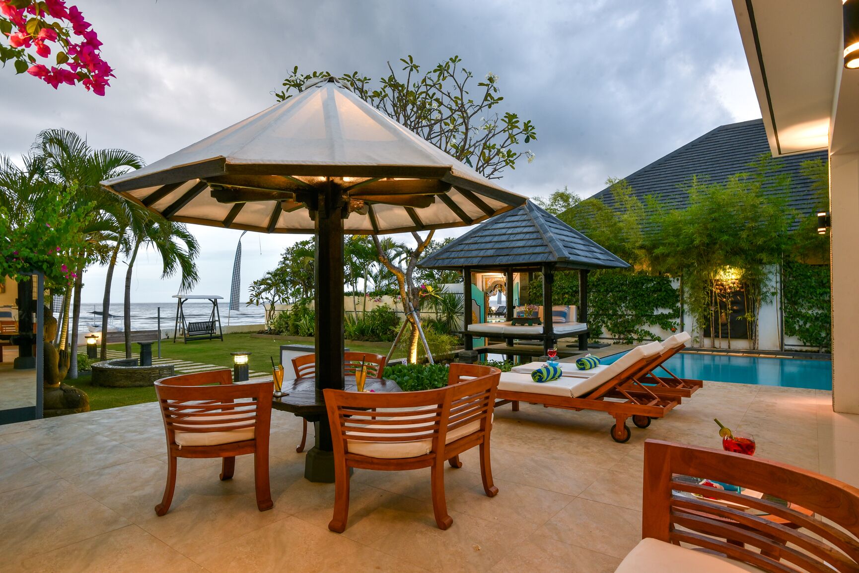 Villa Lovina Beach 2