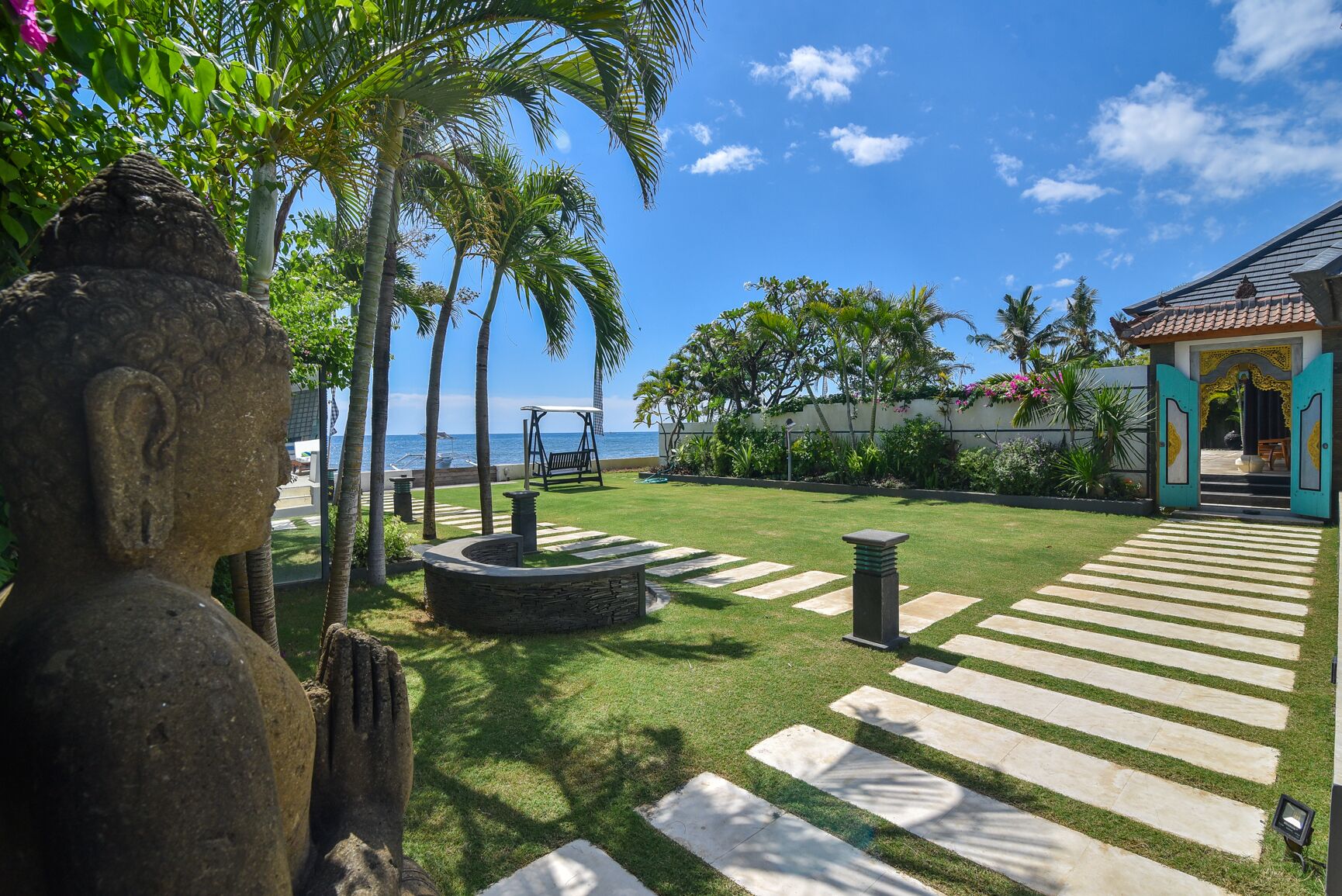 Villa Lovina Beach 2