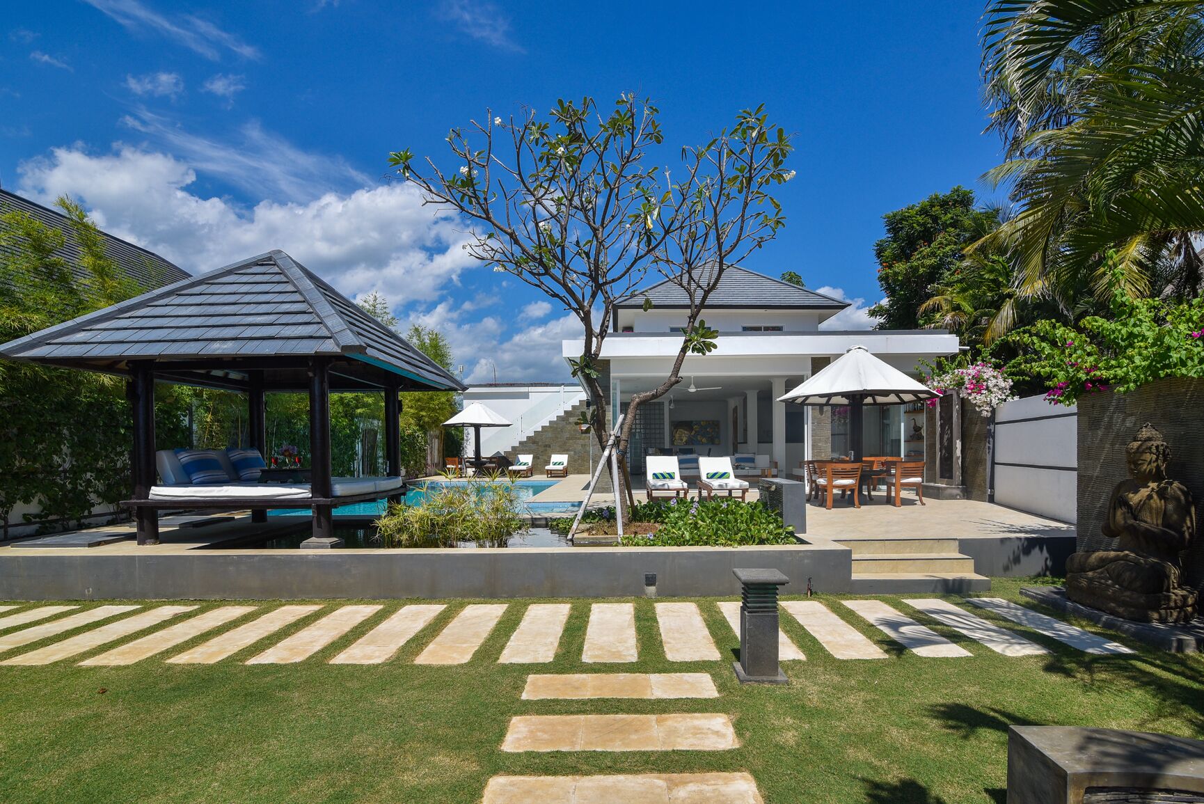 Villa Lovina Beach 2