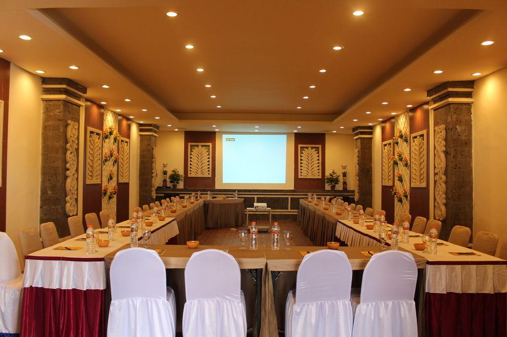 CLV Hotel & Villas