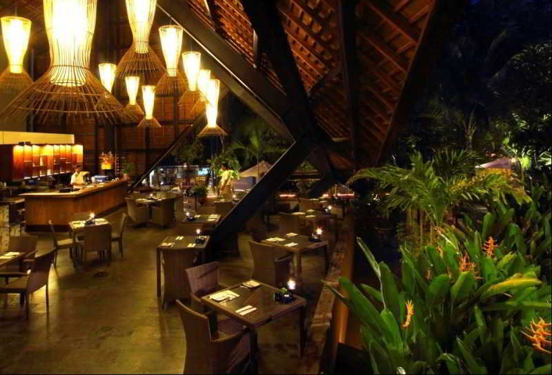 Oasis Beach Resort & Spa