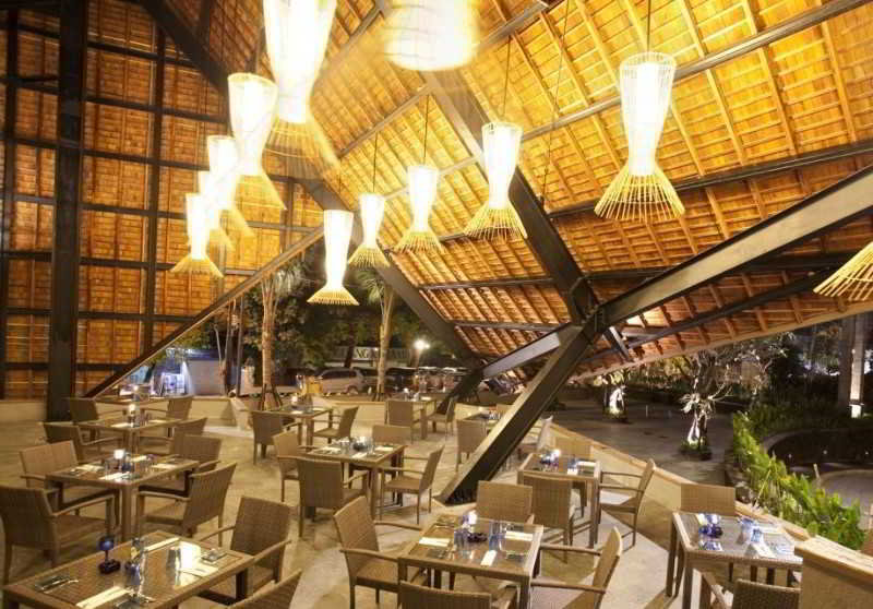 Oasis Beach Resort & Spa