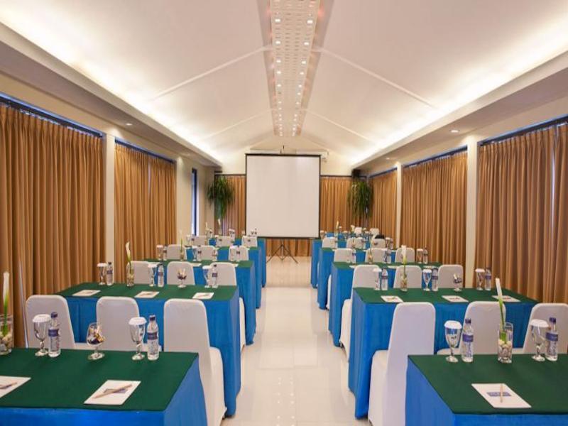 Oasis Beach Resort & Spa