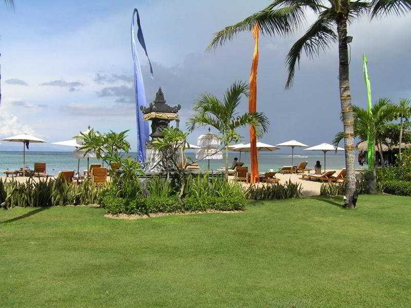 Oasis Beach Resort & Spa