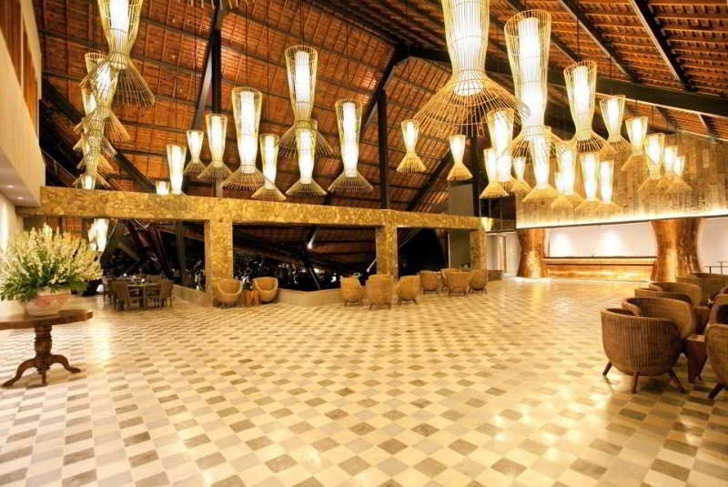 Oasis Beach Resort & Spa