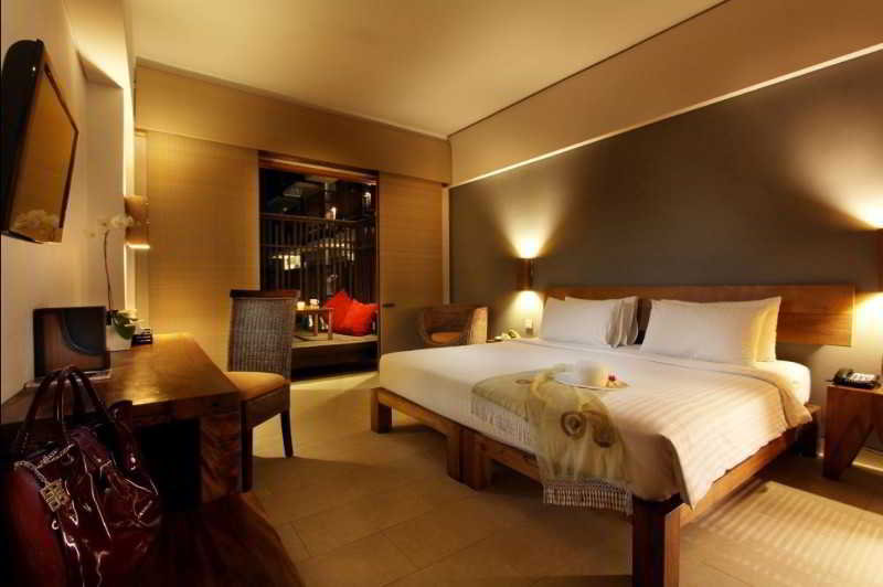 Oasis Beach Resort & Spa